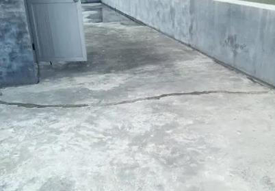 长葛楼顶漏水维修公司分享下如何解决卫生间隐蔽部位漏水的问题?