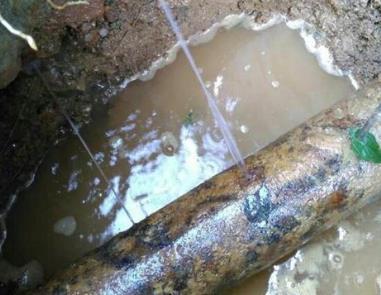 长葛楼顶渗水维修公司分享下地暖漏水的原因及检测方法。